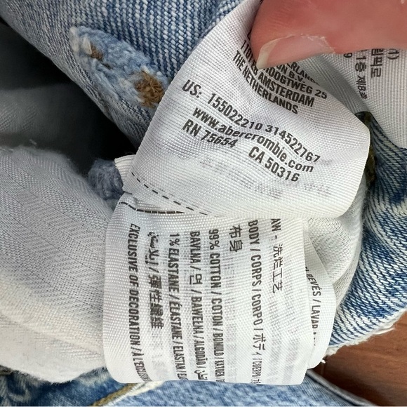 Abercrombie & Fitch High Rise Dad Jean in size 25 / 0 Short - Picture 6 of 6